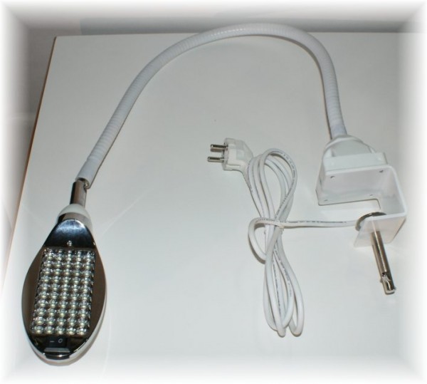 LED-Arbeitsleuchte-mit-flexibelem-Arm-und-Tischklemme-2